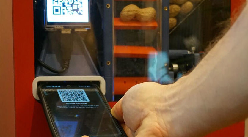Anleitung: QR-Code in den Slot stecken